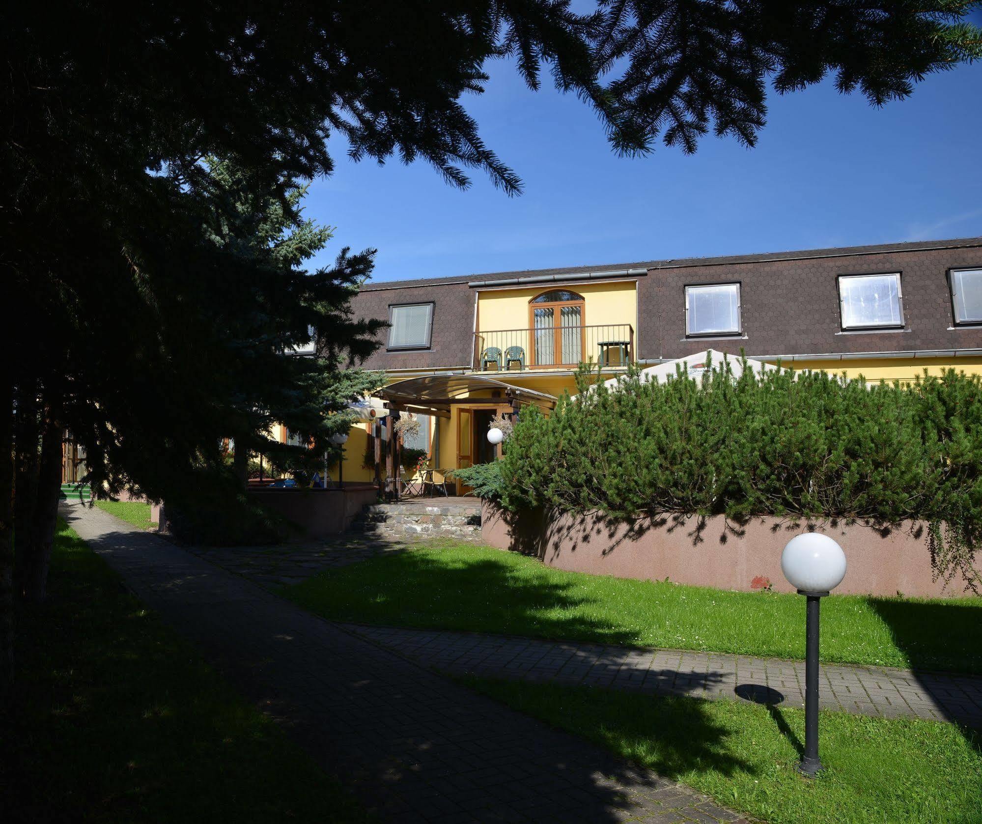 Penzion Agrothermal Bešeňová Exterior foto